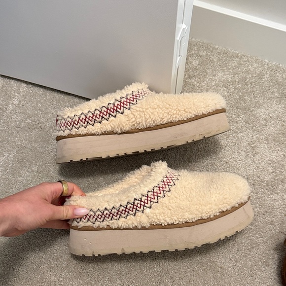 UGG Tan and Red Plush Slippers - Picture 2 of 6